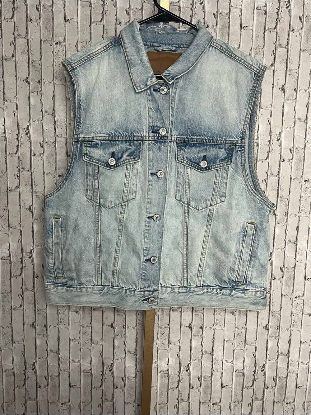 NWT American Eagle Light Wash Denim Vest Jacket XL distressed